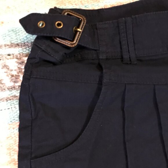 Mango Women's Pleated front design Navy Shorts w/ Pockets Sz 8 - Picture 3 of 12